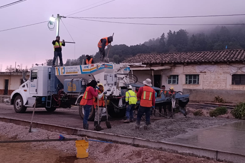 327KMobile volumetric mixer - angle view