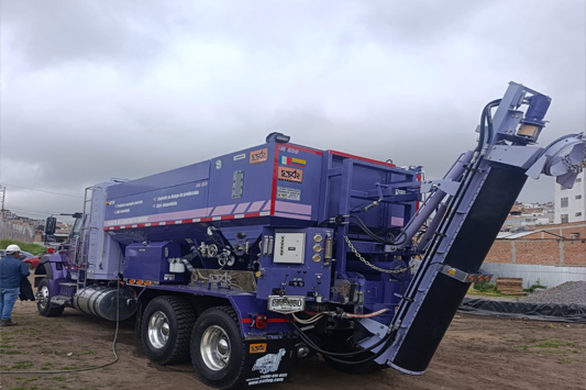 740 K volumetric plant delivering 65 yd3 per hour on-site