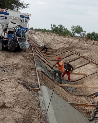 Starmix Mobile Batching Plant - Volumetric concrete mixing on industrial job site